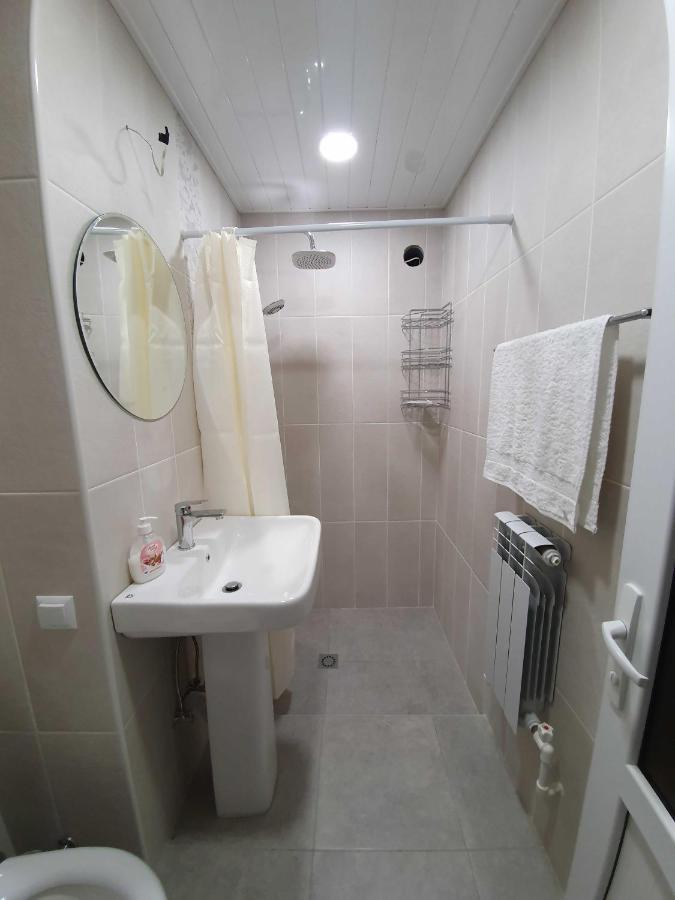 Central Guesthouse غيومري المظهر الخارجي الصورة