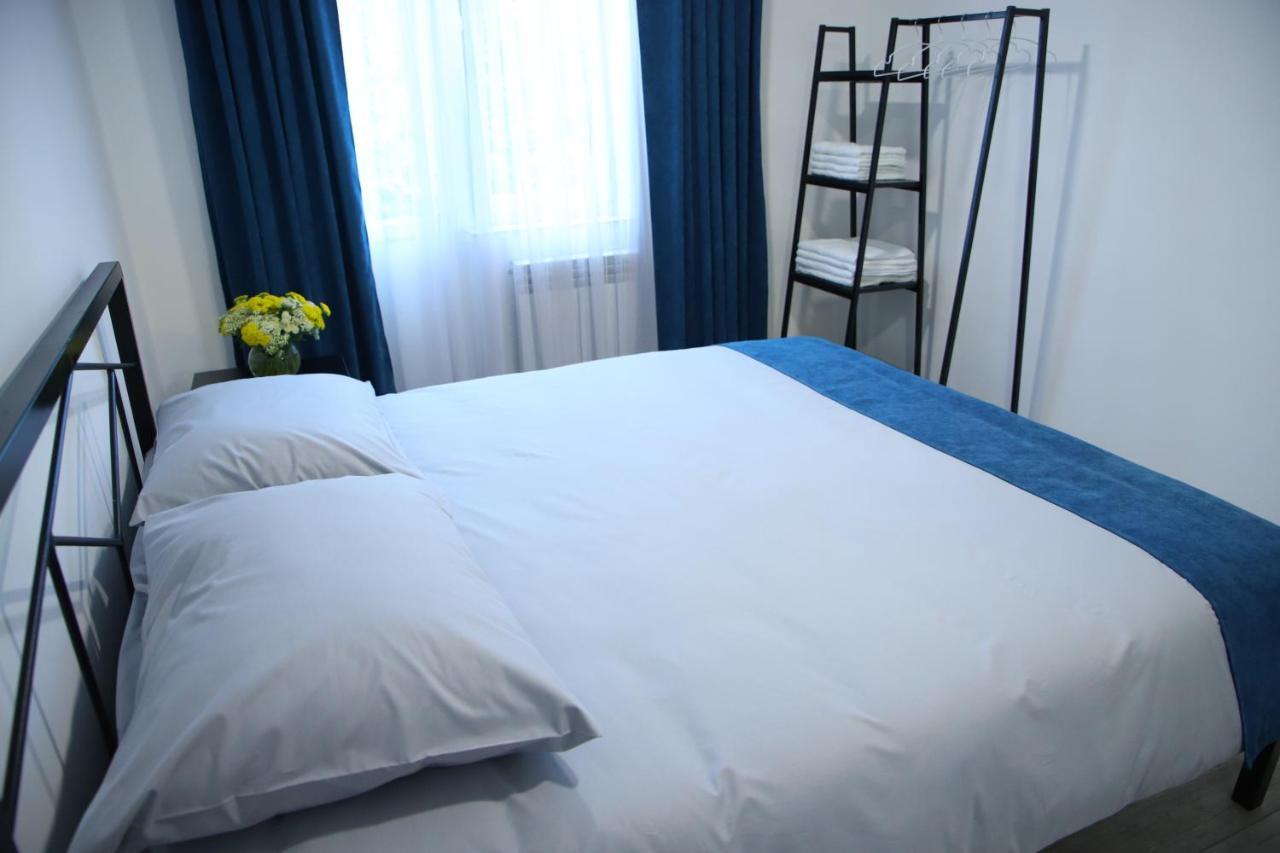 Central Guesthouse غيومري المظهر الخارجي الصورة
