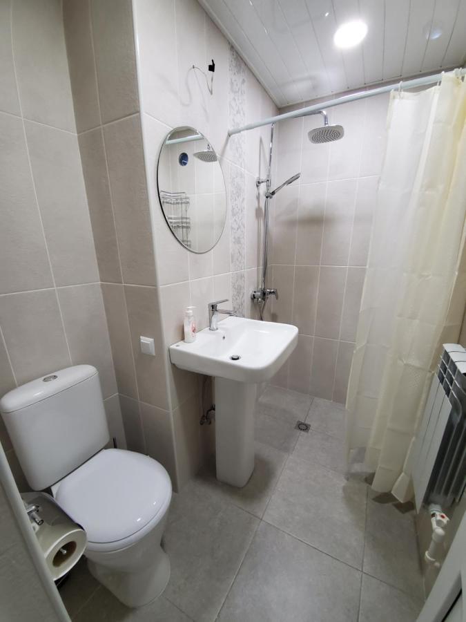Central Guesthouse غيومري المظهر الخارجي الصورة