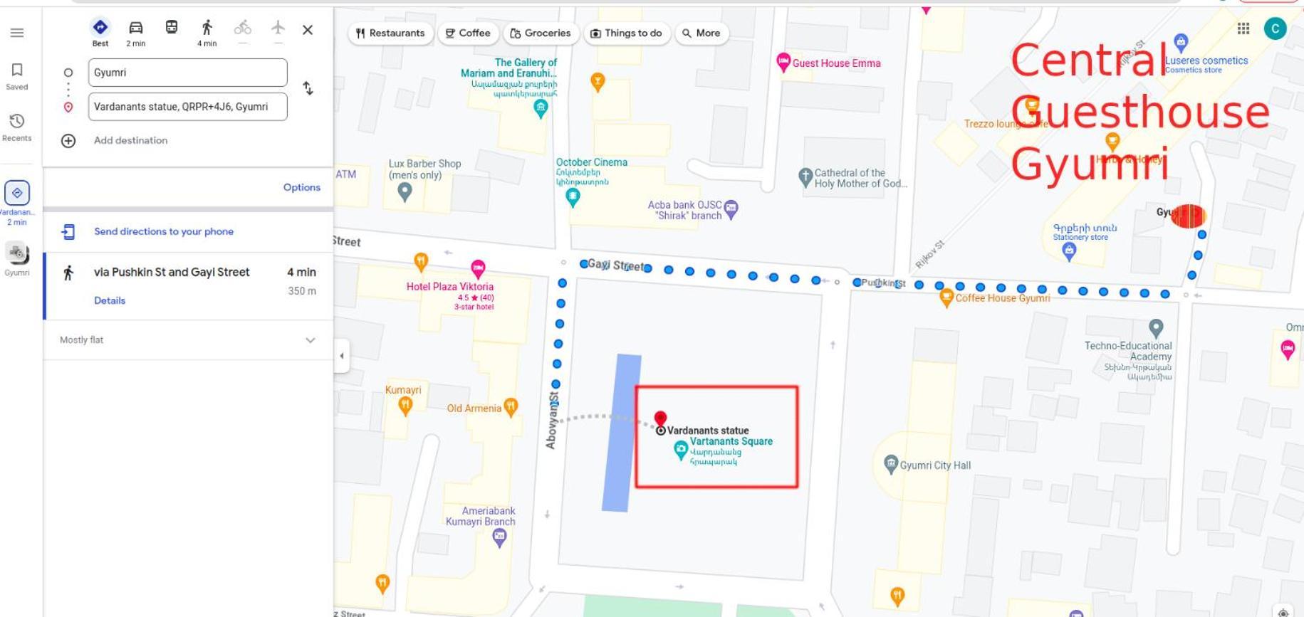 Central Guesthouse غيومري المظهر الخارجي الصورة